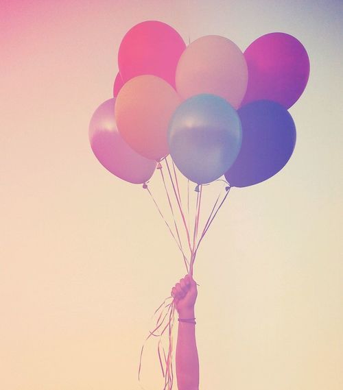 itsjessicabard: Balloons on We Heart Itweheartit.com/entry/104933058/via/ftm_1