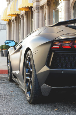 italian-luxury:  Lamborghini Aventador |