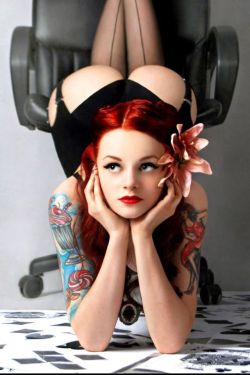 alternative-pinup:  Alternative Pinup