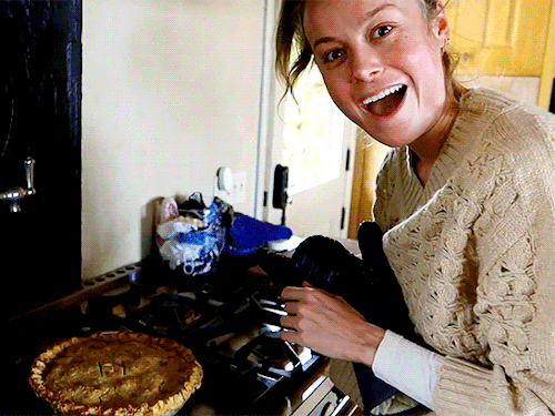 brielarsonist:Baking my Grandma’s famous apple pie (with Grandma!)