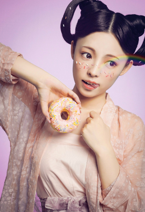 Traditional Chinese hanfu and desserts by 老妖_Choco