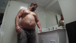 keepembloated:  acmiller270:  chubbychaser16: