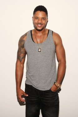 celebri-xxx-ties:  Hosea Chanchez If You