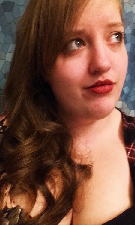 cornbeefroast:  I was tagged for 6 selfie spiel by… a lot of people hold on. @whalebonerunes, @elfgirl931, @elegantnanners, and @azuremosquito…I think that’s everyone xD Lot less lipstick this year…. probably because I slept in a lot more :P I