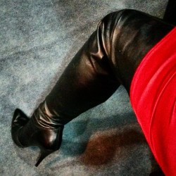 mistressaliceinbondageland:  Wearing my new #sexy #thighhigh
