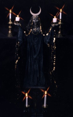 horusseth-ain:  Altar of Hecate by *Zingaia