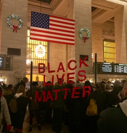 tiredestprincess:grand central station - january 1st, 2015