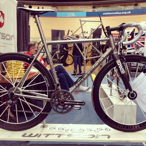laicepssieinna: Wittson Ti. @bespokeduk London. Pic: @augustusfarmer #cycling #handmade by pelotonma