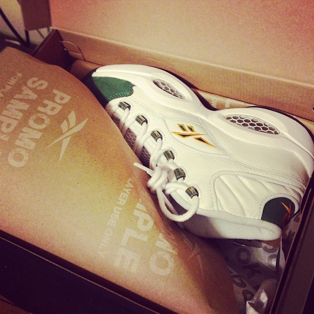 stephsdope:  Thanks to @packershoes for sending me these sneakers to wear with my