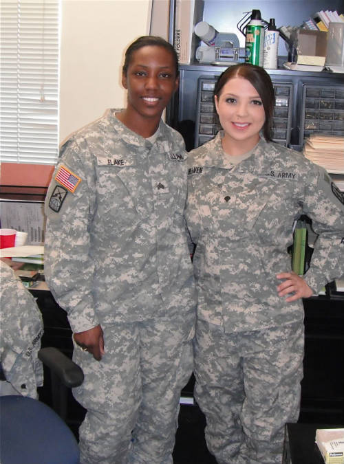 mymarinemindpart2:  Whole lotta Army Cuteness pt 1