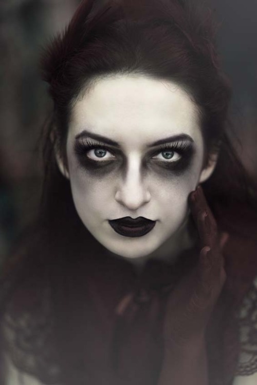 bobbycaputo:Maiden Of Ravens: The Dark And Romantic Portraiture Of Sarah Bowman 