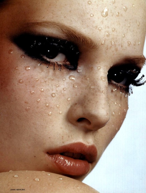 midnight-charm:  Polina Kouklina photographed by  John Akehurst for Vogue Russia January 2004   Hair: Peter GrayMakeup: Ellis Faas   