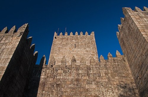 Castelo de Guimarães #guimaraes #portugal #igersportugal #worldheritage #patrimoniomundial #unesco 