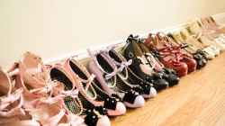 girlyhoot:  some of my shoes 