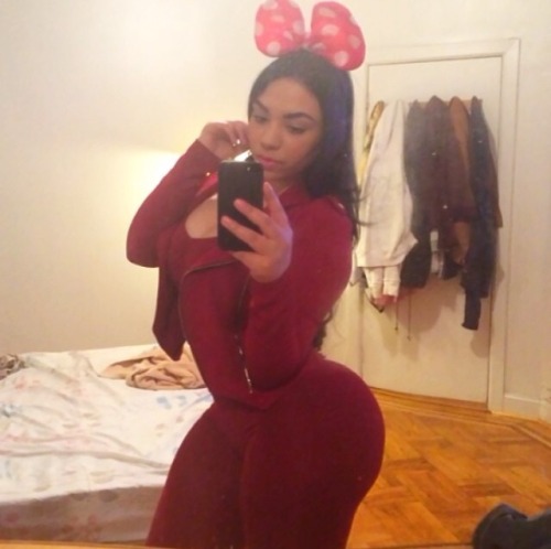 beautyandthebooty:  uhohimback:  Lmao marleny tho!!! I was not going to post a photo today but GOT DAMN!  Marleny Nunez 