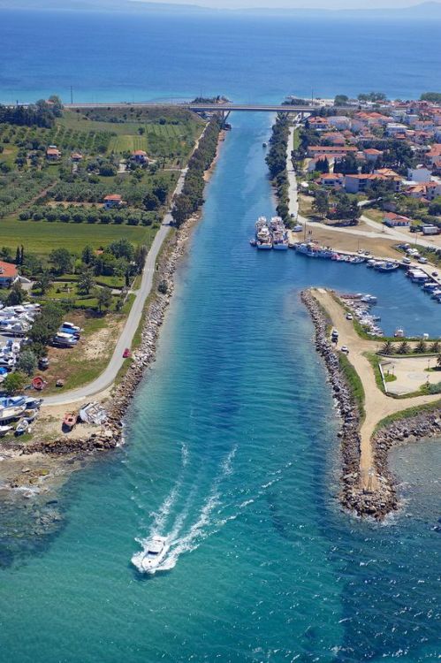 Potídea’s canal, Chalcidice, Greece