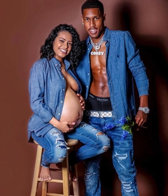 darkmelaningirls:  Black men who date colorist and racist non-black women. I blame you for this. Leave that shit alone. They “love” you but despise your women. That goes to black women who do the same too.