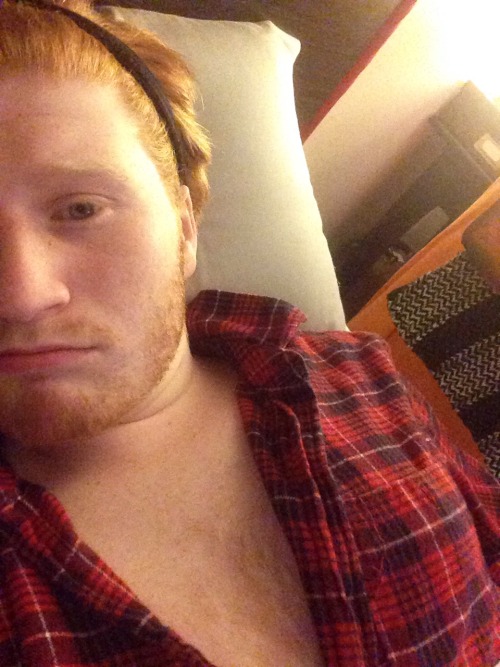 bumblr–bee:  My hair looks awful and I don’t feel good
