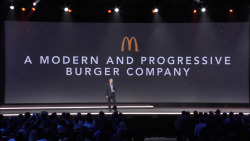 alaac: jt-sexkik:  cptmaximum:  rtrixie: Why is everyone trying to copy Steve Jobs these days, this is getting ridiculous  this looks like the e3 of hamburgers   