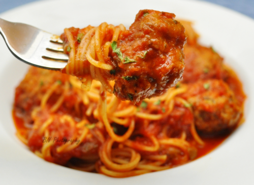 foodluxury:  Love Food? This blog is for you. 