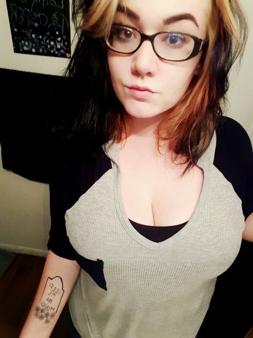 brittmarielostatsea:  So bored I’m gonna die