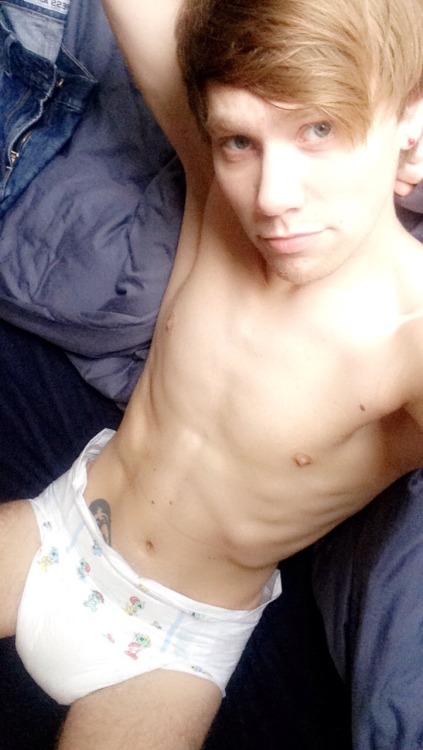 diapertwink95: jacethetiger: One of my last days to sleep in as finals week descends upon my snow-bl