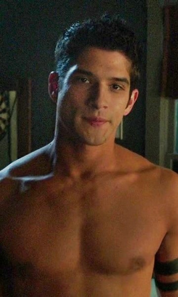 male-and-others-drugs: Tyler Posey