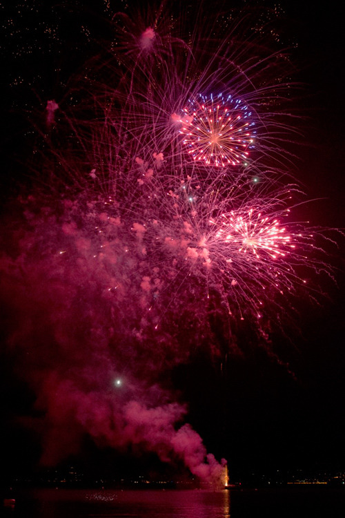 plasmatics-life:
“ Firework Glory ~ By Peter Lennon
”