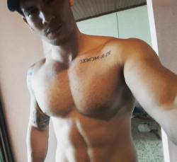 reventadoscr:  FELIZ INICIO DE SEMANA MAES!Lunes de pectorales