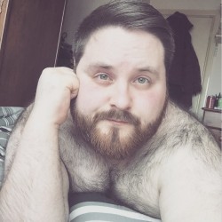 chubbyaddiction:  oome88:  Bored cub #gay #gaycub #gayboy #gaymer #gaybear #instacub #instagay #instabear #bear #beard #BearsCubsandBeards #StockyBears #cub #cubsofinstagram  Oh, angel like hottie…