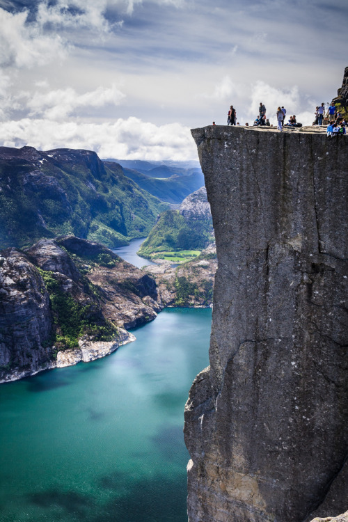 drxgonfly:Preikestolen (by Ronel Reyes)