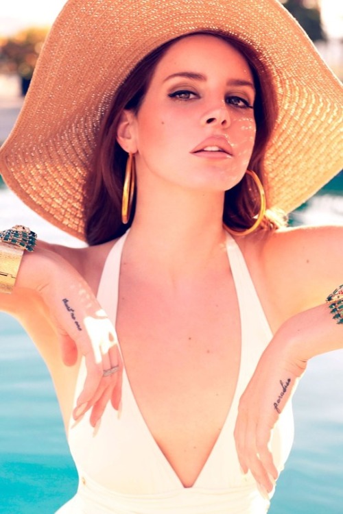 diamondsanddelrey:  Lana Del Rey and Marina and The Diamonds Blog  