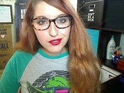 kayleepond:  And then with glasses! ^.^ 