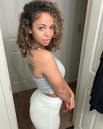 pre3ttygirlswag:K. Cole