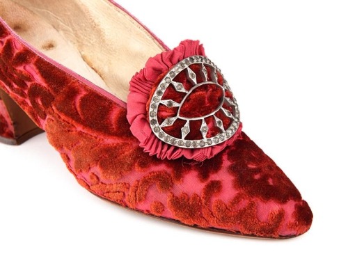 Lady’s stamped velvet shoes, decorated with large decorative element with a buckle on the vamp.USA. 