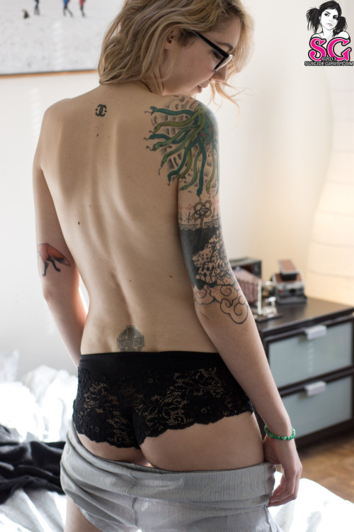 ink-and-glasses: Lait Suicide adult photos