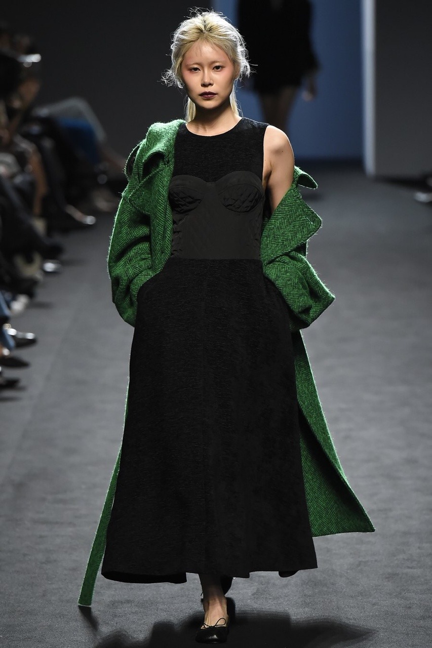 stylekorea:  Ahn Areum for Push Button F/W 2016 at Seoul Fashion Week 