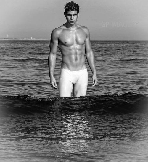 A sexy merman cometh. Delectably defined and handsome @julian_ramos22 in a splendid shot by @gpimag