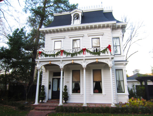 Merry Christmas (yeah yeah, I know it’s March) from the Haunted Mansion’s cousin! Calistoga, CA.