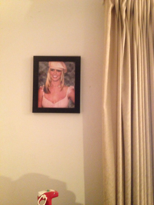 vamplre:oezra:there’s a framed picture of britney spears at my grandpa’s housemy grandpa died but I 