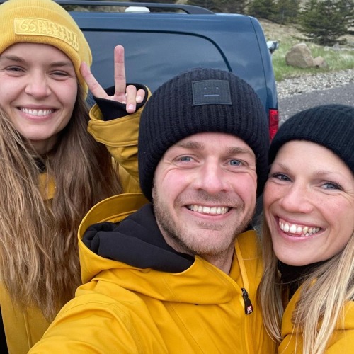 sandrafredsted: Team yellow #weloveiceland