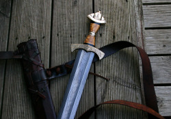 coolkenack:  www.britishblades.com 