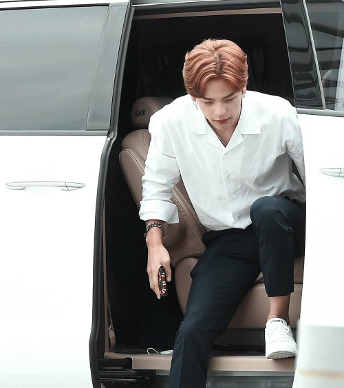 Bitches Be Crying Over Kim Woojin. It's Me. Im Bitches.