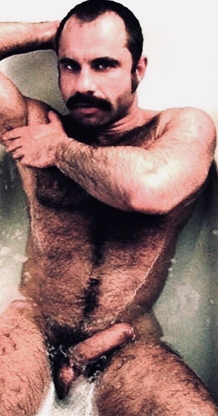 daddy-ds:Sexy sombitch 