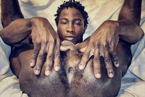 thebigsexyguy: What’s Your FetishThe WOW FactorSexy DaddiesSexist MF on Tumblr - My Boy Blksai
