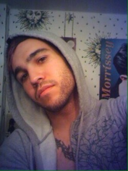 jocklad92:  bulgecelebrity:  Pete Wentz (Fall Out Boy)  I remember discovering these at 14 😍😍