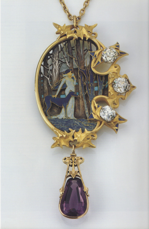 gobsofgook: La Pincesse Lointaine Pendant    Rene Lalique ca. 1898 