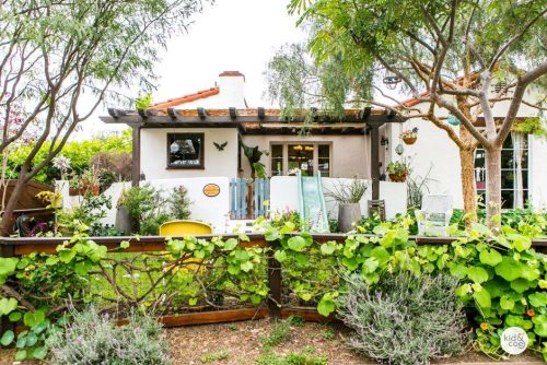 magicalhomesandstuff:When Peter &amp; Marissa saw this little Spanish style house in Los Angeles, Ca
