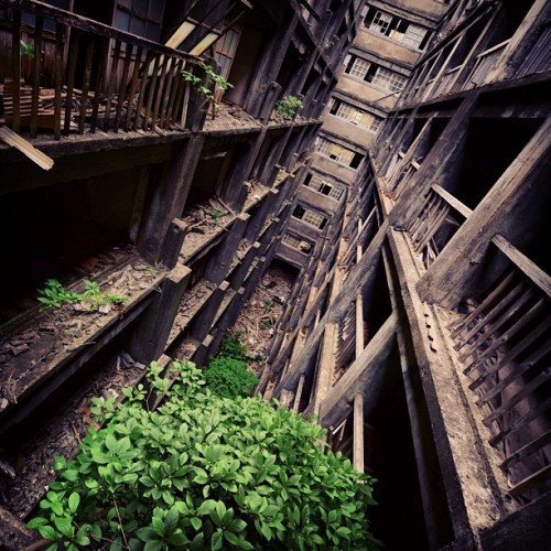 instagram:Exploring Japan’s Modern Ruins with @neji_maki_dori For more photos from abandoned sites