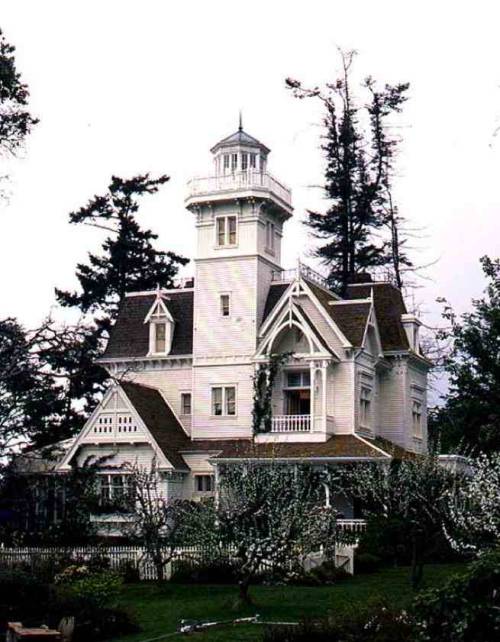 gothiccharmschool:  The house from Practical Magic. 